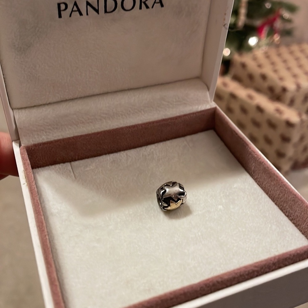 PANDORA CHARM • STAR